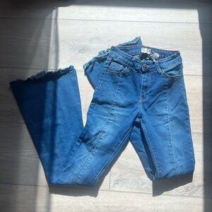 👖💙Deep blue flared jeans. In good condition!✨ By. VINCE BLUE New York.